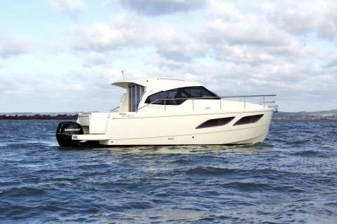 Carver 33 Aft Cabin