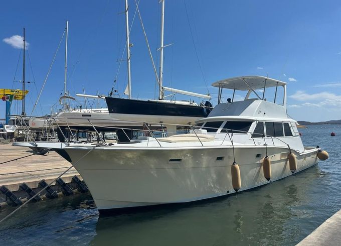 Hatteras 53
