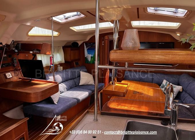 Hunter Marine 410