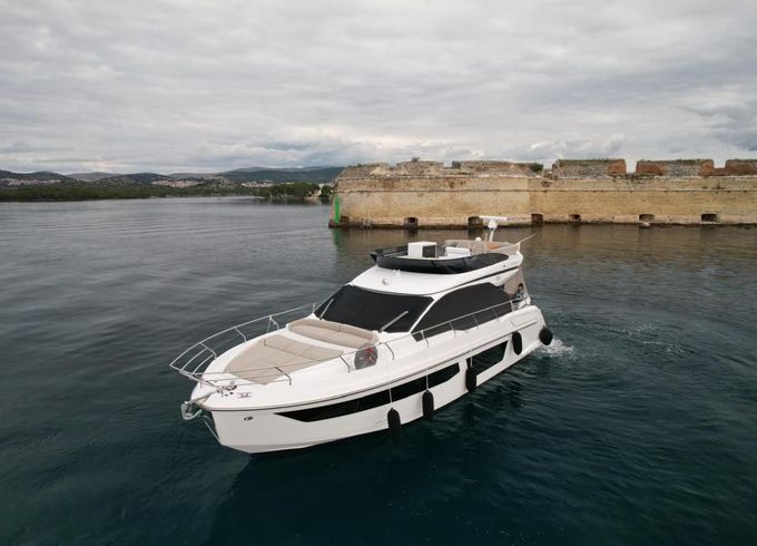 Azimut 53 Fly