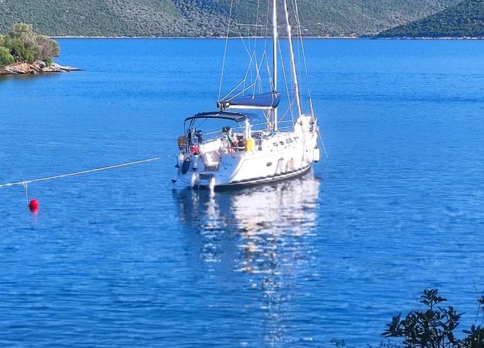 Hunter Marine 36