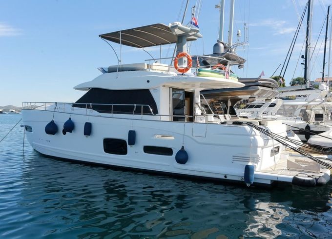 Azimut Magellano 53