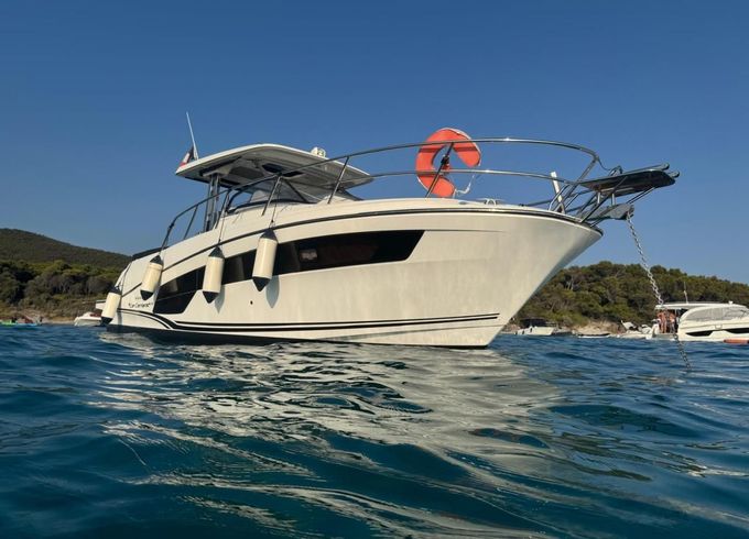 Jeanneau Cap Camarat WA 10.5 S2