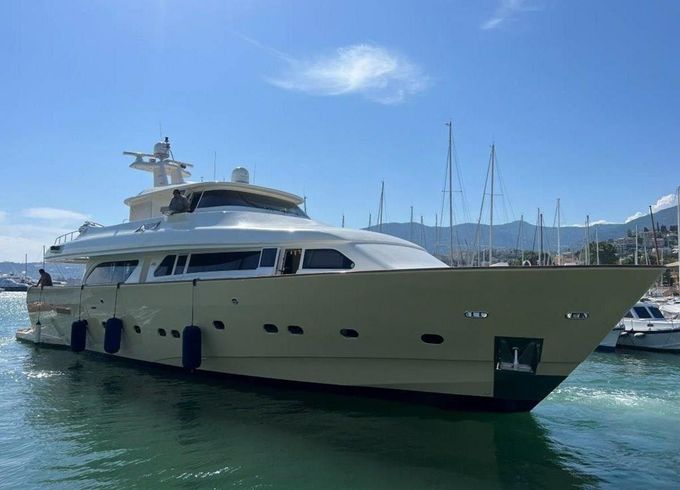 Custom Line Navetta 27