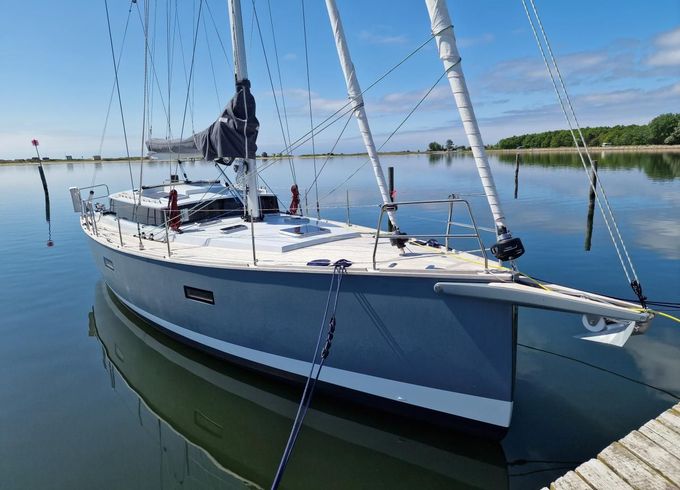 Berckemeyer Yacht Design BM 37 Bristol Decksalon DS