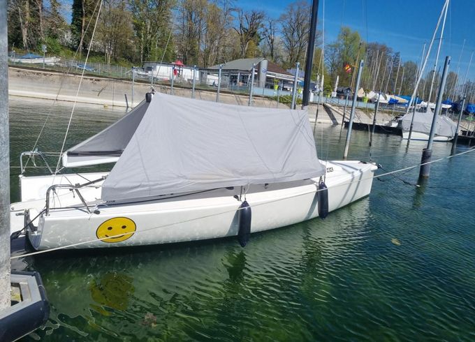 J Boats 70