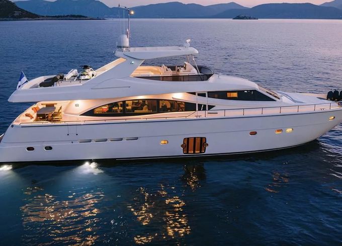 Ferretti 830