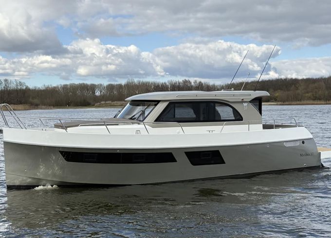 Maxima 37 Cruiser