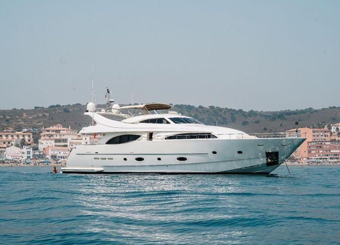 Ferretti Group Custom Line 94
