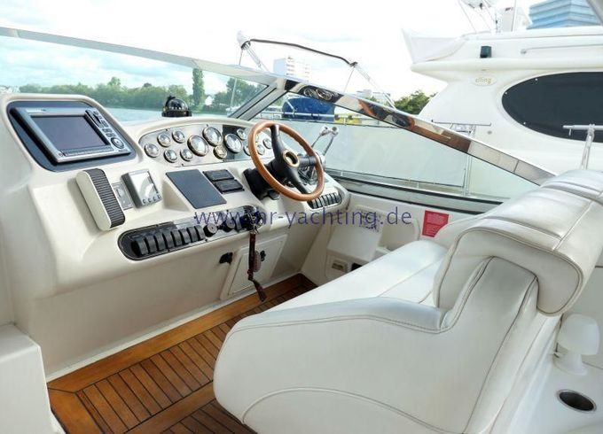 Cruisers 3672 Express