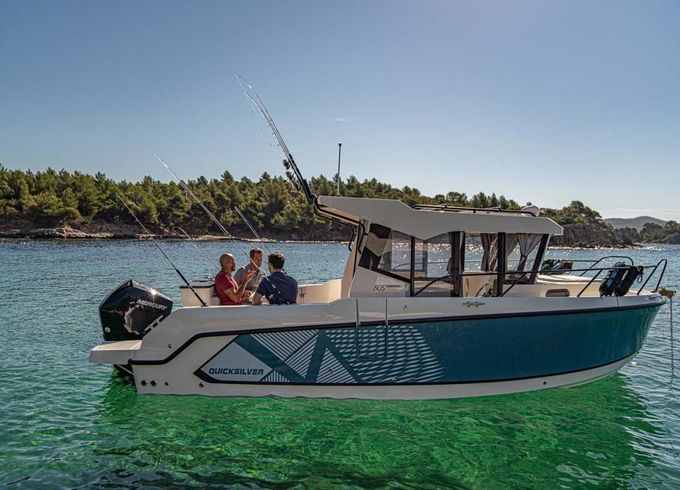 Quicksilver 805 Pilothouse