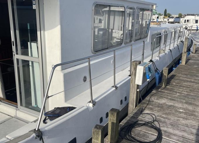 Locaboat 1500R