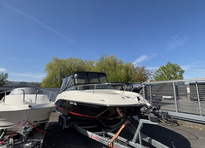 Sea Ray 230 SSOE