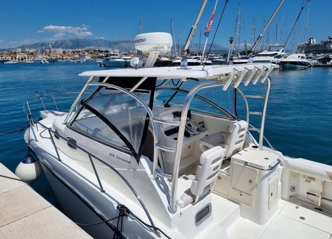 Boston Whaler Conquest 305