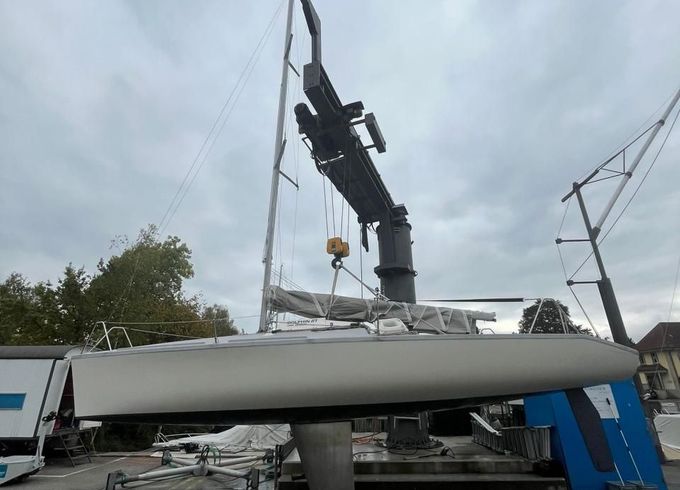 Maxi Dolphin Dolphin 81