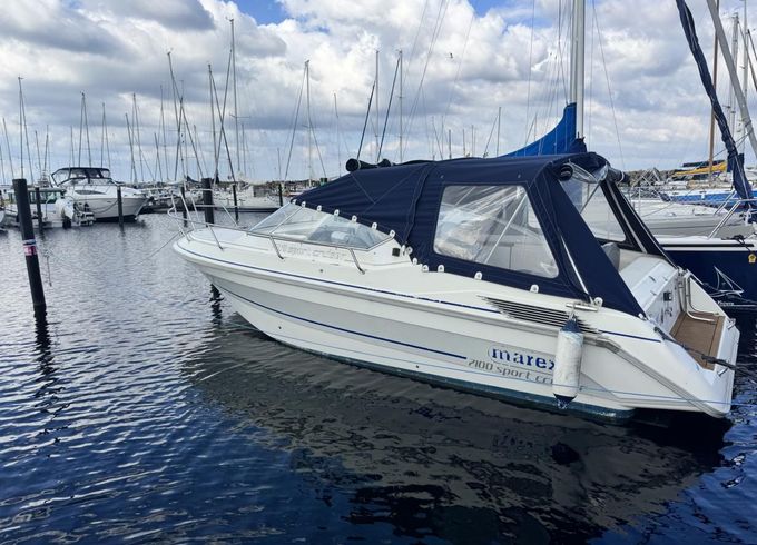 Marex 7100 Sport Cruiser