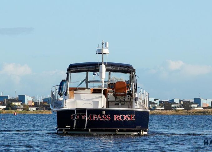 Grand Banks Eastbay 38 EX