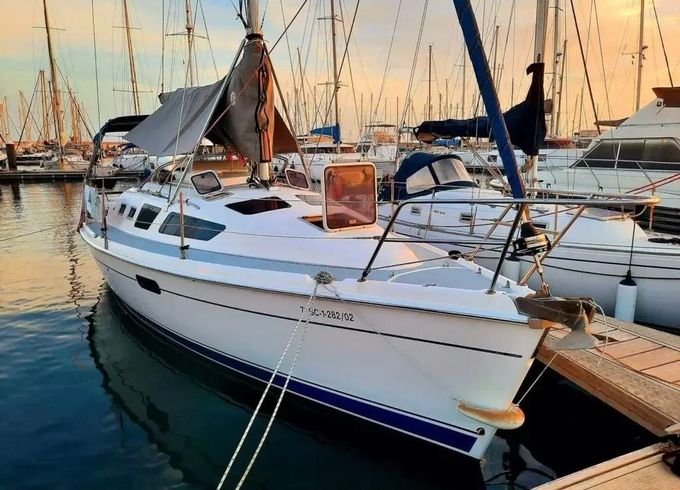Hunter Marine 326