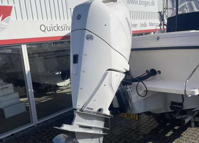 Grady White Boats Gulfstream 232 med ny 400 hk Mercury Ver