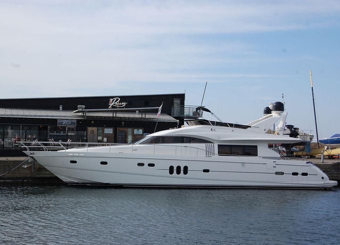 Princess 23M