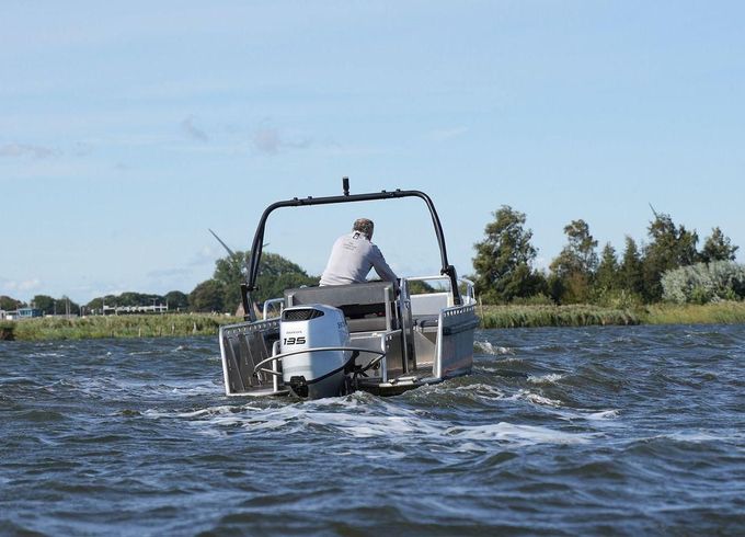 Dock Steel 650