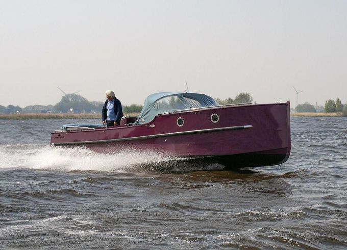 Waterman 8.0 Cabin