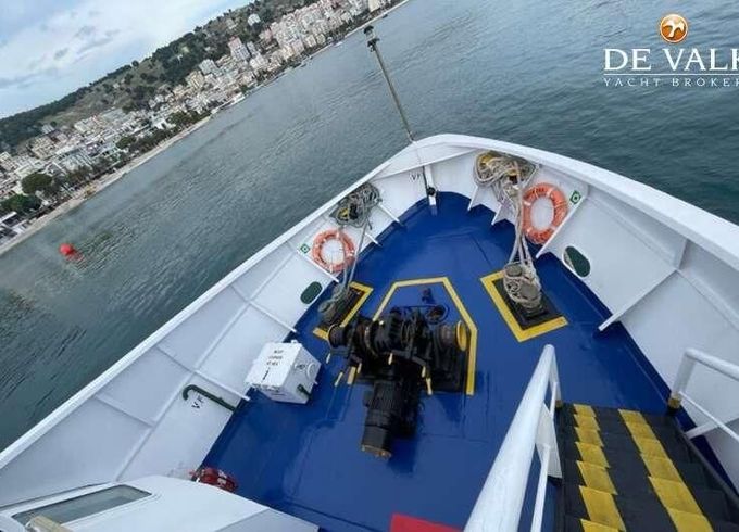 CAR/PASSENGERS FERRY 33