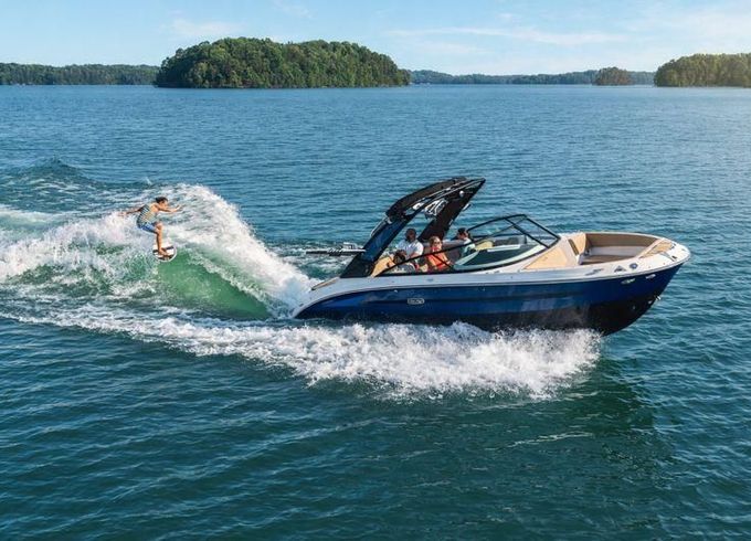 Sea Ray SDX250E SURF & Trailer