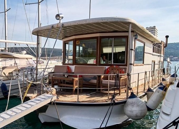 House Boat 13.84 meters