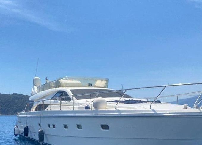 Ferretti 57