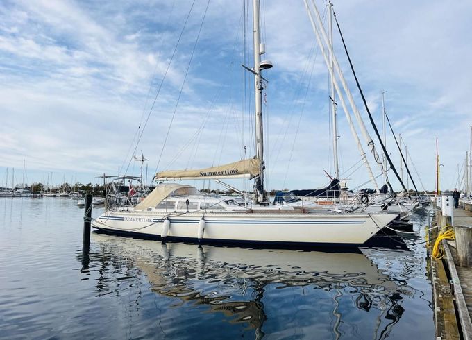 Helmsman 49DS