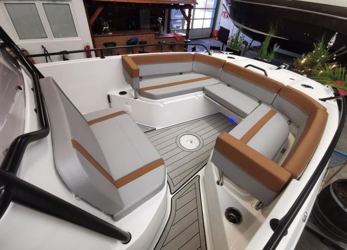 Beneteau FLYER 8 SPACEDECK V2