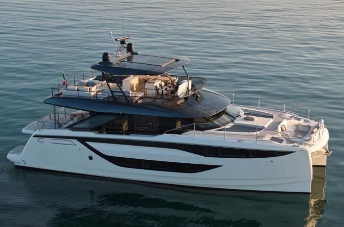Prestige M8 Motorkatamaran