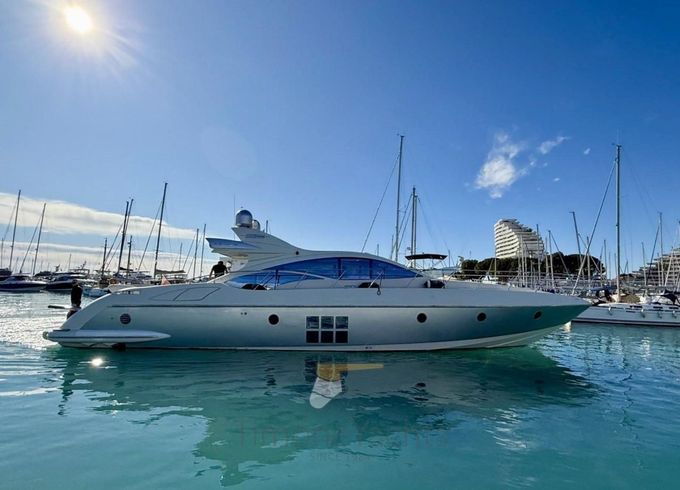 Azimut 68S