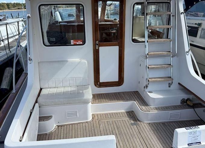 Halvorsen 32 Gourmet Cruiser