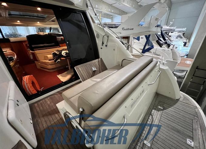 Sealine C 39