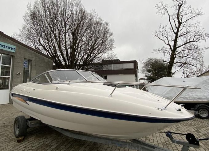 Bayliner 212