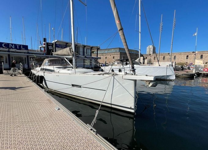 Dufour 512 Large
