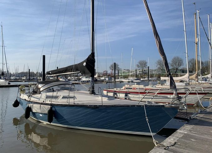Hatecke Hornet 32