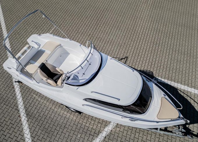 Quercus 600 Cabin