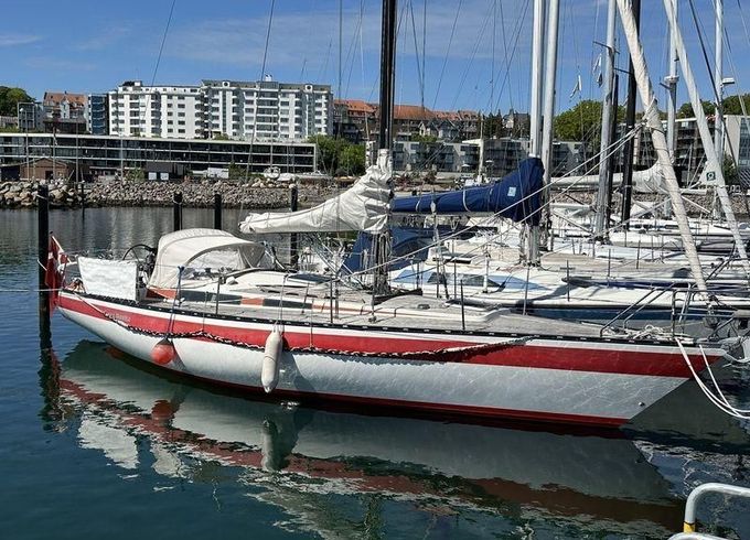 HELMSMAN 35