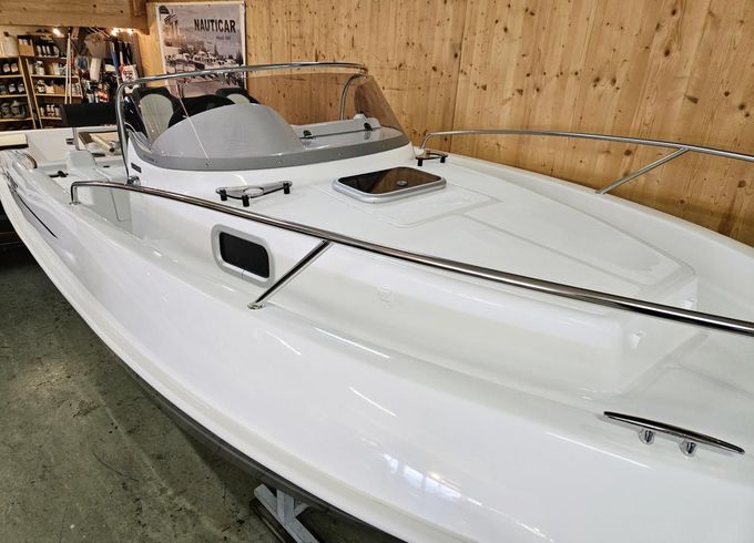 B2 Marine Cap Ferret 572 Cruiser