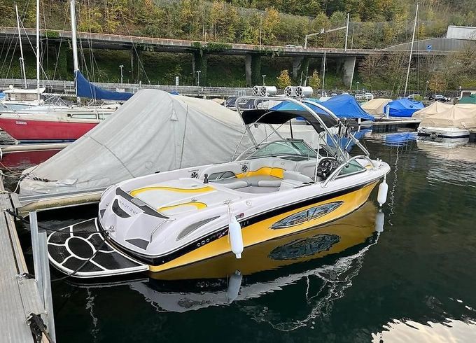 Correct Craft Super Air Nautique 210