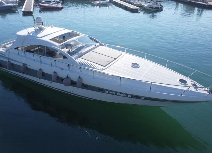 Pershing 65
