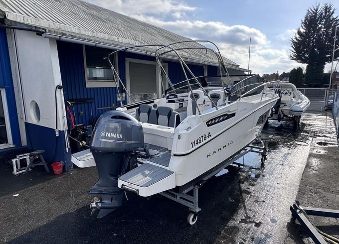 Karnic CS700 S Cabin Cruiser