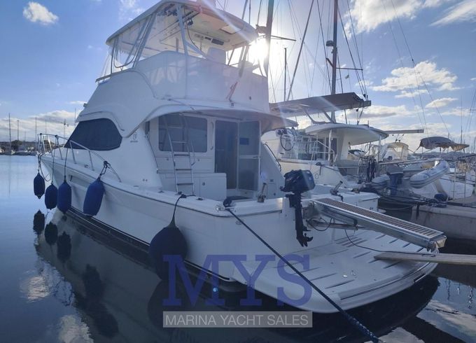Riviera Marine 47 Flybridge