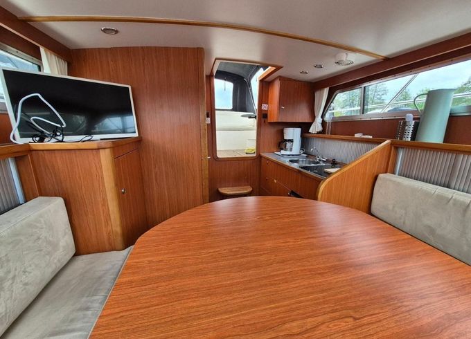 Marco Yachts 860 AK