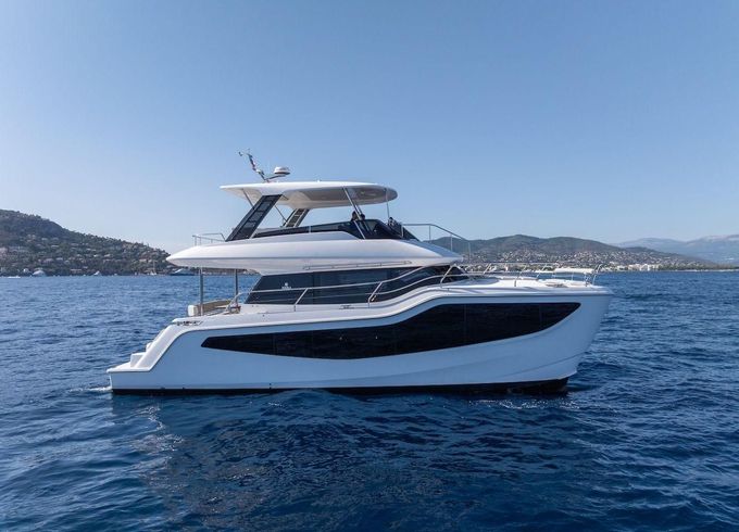 AQUILA 46 YACHT