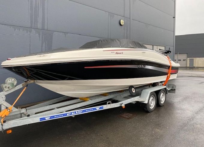 Sea Ray Daycruiser i mycket fint skick