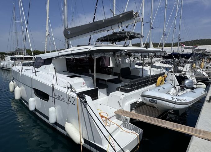 Fountaine Pajot ASTRÉA 42
